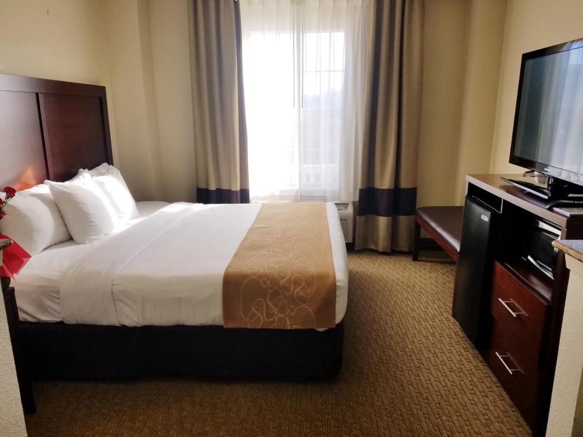 Quality Suites Irving-Las Colinas Extérieur photo