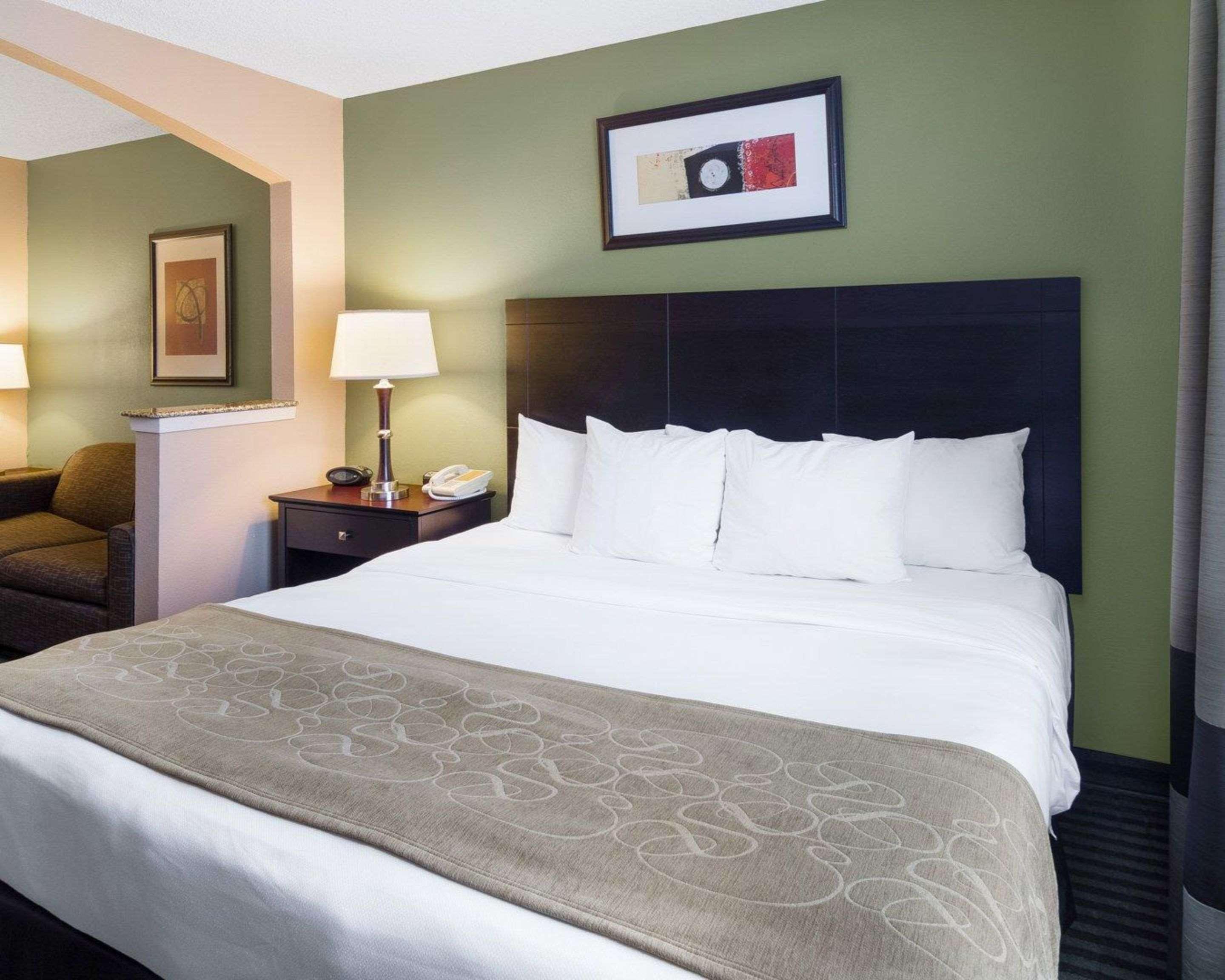 Quality Suites Irving-Las Colinas Extérieur photo