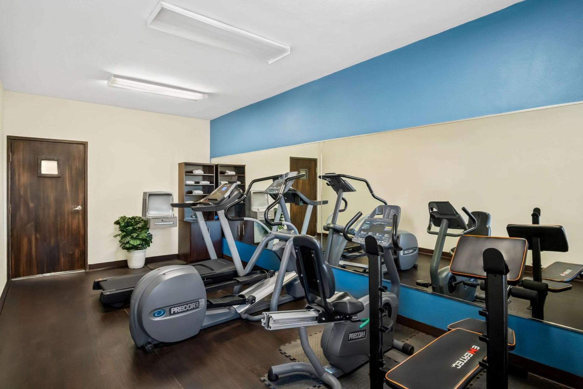 Quality Suites Irving-Las Colinas Extérieur photo
