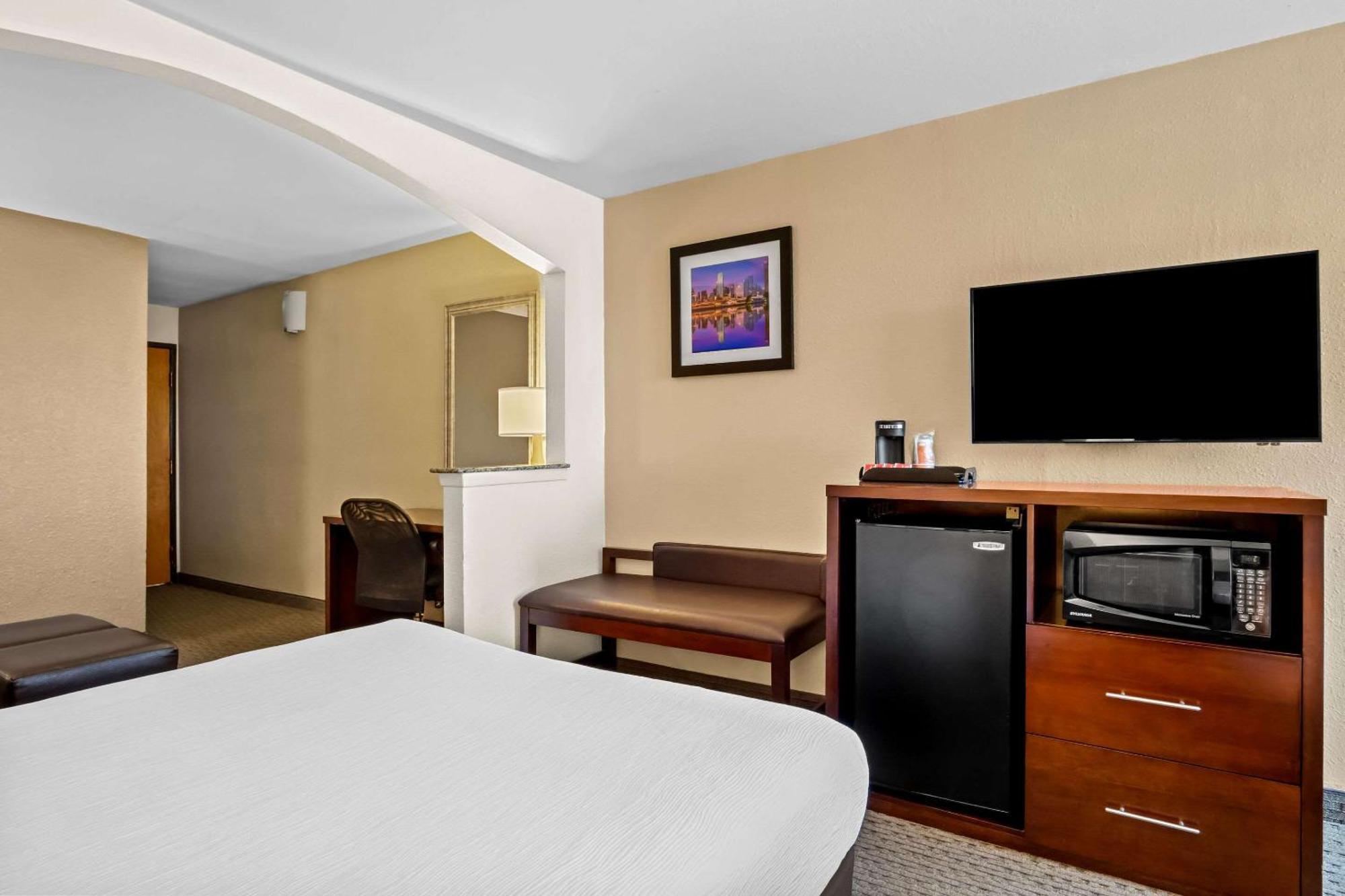 Quality Suites Irving-Las Colinas Extérieur photo