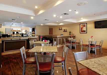Quality Suites Irving-Las Colinas Extérieur photo