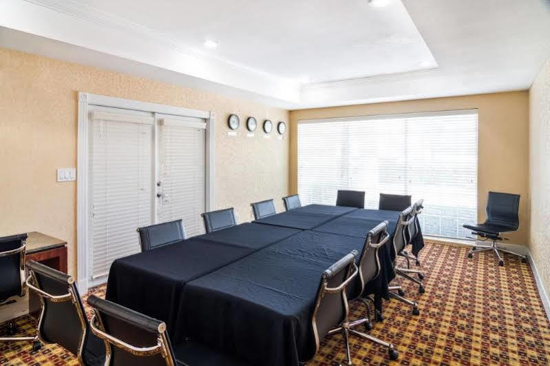 Quality Suites Irving-Las Colinas Extérieur photo
