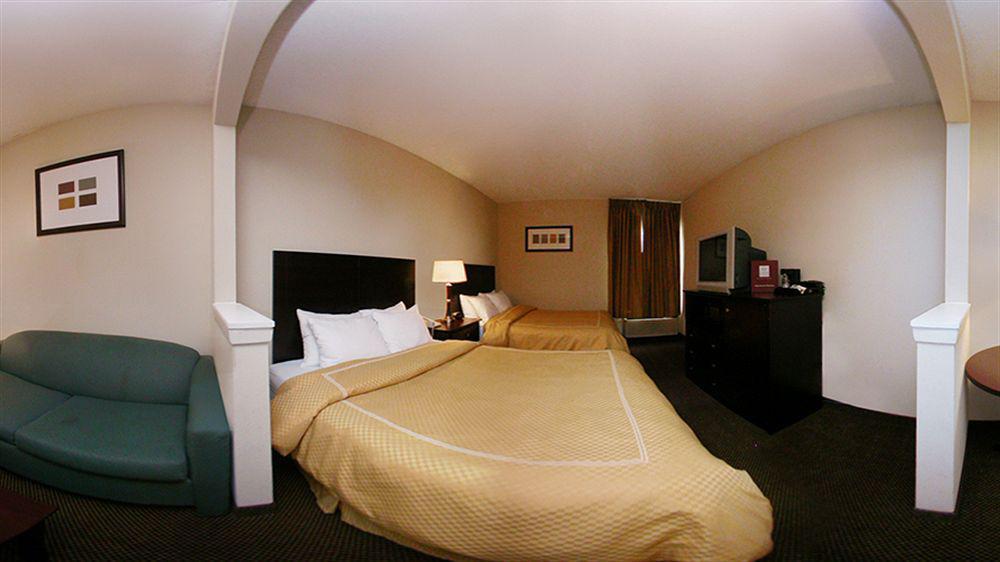Quality Suites Irving-Las Colinas Extérieur photo